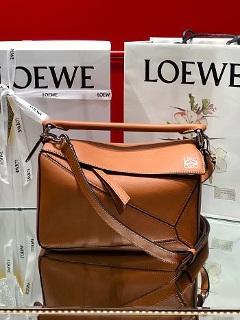 LOEWE SMALL Puzzle Bag Cassic Calfskin Leather Brown 322.30.S21 24 x 14 x 11 cm
