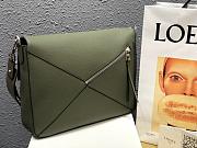 LOEWE Puzzle Messenger Bag Classic Calfskin Avocado Green 36.5 x 27.5 x 10 cm - 4
