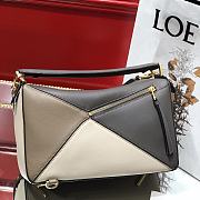 LOEWE MEDIUM Puzzle Bag Classic Calfskin Gold Metal  Grey/White 322.30JS20 29 x 18 x 12 cm - 5