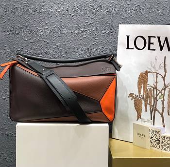 LOEWE LARGE Puzzle Edge Bag Grained Calfskin Black/Neon Orange B510140X01 35 × 17 × 24 cm
