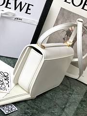 LOEWE SMALL Goya Bag Silk Calfskin White A896N09X01 18.5 x 12.5 x 6 cm - 4
