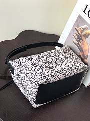 LOEWE SMALL Cubi Bag Anagram Jacquard And Calfskin Ecru/Black A906K75X04 21 x 12 x 17 cm - 3