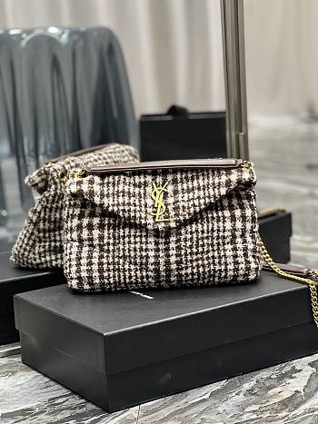 YSL SMALL PUFFER BAG IN Checked Tweed And Lambskin Beige 577476 29 × 17 × 11 cm