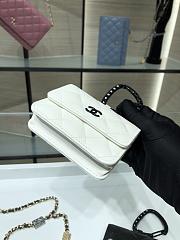 CHANEL CARD HOLDER WITH JEWEL HOOK Lambskin Black Metal White AP2397 11 cm - 3