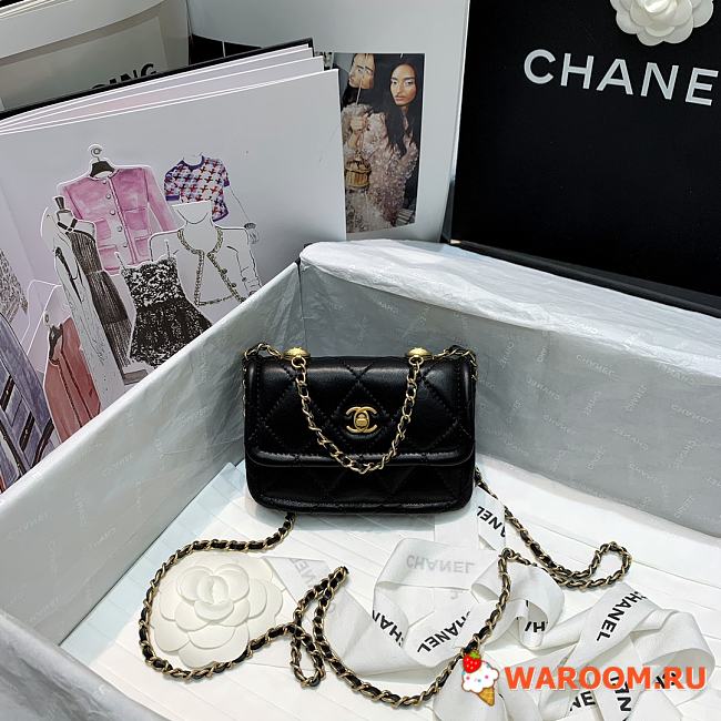 CHANEL MINI Retro Flap Button Bag In Leather Black 13.5 x 9 x 4 cm - 1