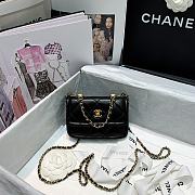 CHANEL MINI Retro Flap Button Bag In Leather Black 13.5 x 9 x 4 cm - 1