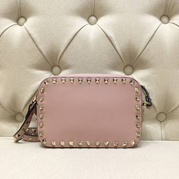 VALENTINO Small Rockstud Grainy Leather Crossobody Bag Pink VW2B0809 18 x 6 x 12 cm