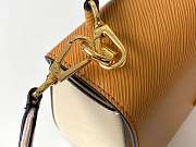 LOUIS VUITTON Twist MM Handbag In Cream M55851 23 x 17 x 9.5 cm - 5