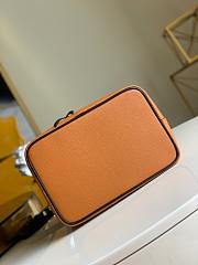 Louis Vuitton Crafty NeoNoe MM Orange M56888 26 cm - 5