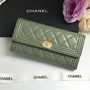 Chanel Long Wallet Smooth Leather Olive Green A80286 19 x 10.5 x 3 cm