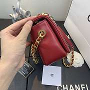 Chanel Shiny Quilted Lambskin Flap Bag Red AS1895 20 x 13 x 7 cm - 6