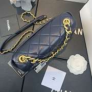 Chanel Shiny Quilted Lambskin Flap Bag Blue AS1895 20 x 13 x 7 cm - 2