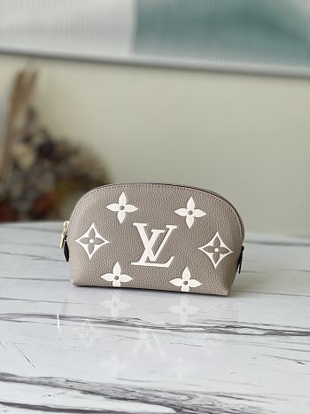 Louis Vuitton Pochette Cosmetique PM Cream M45951 17 x 12 x 6 cm