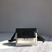 Marni Mini Trunk Bag Leather White/Black Z476N 18 × 13 × 6.5 cm - 1