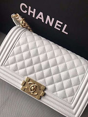 Chanel Medium Boy Bag Classic Gold-tone Metal Grained Leather White A67086 25cm - 2