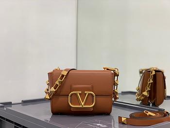 Valentino Stud Sign Grainy Leather Shoulder Bag Brown XW2B0J96CPD0NO 20 x 15 x 7 cm