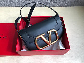 Valentino Garavani Supervee Crossbody Bag Leather Black WB0G09ZXL 26.5 x 9 x 15 cm