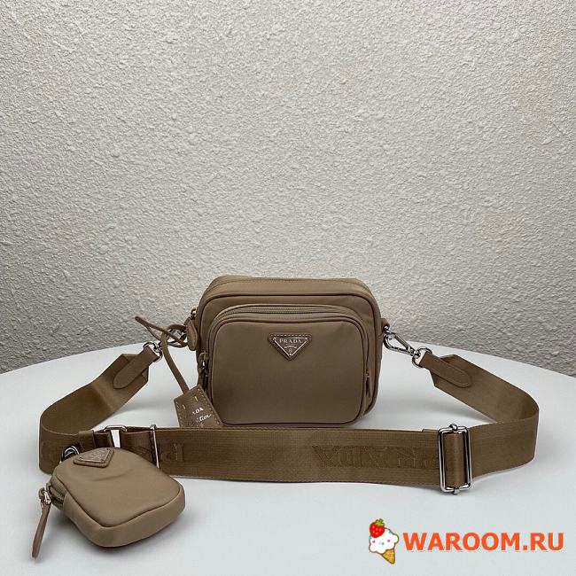 Prada Re-Edition 2005 Hobo Camera Nylon Bag Brown 1BH153 20 x 15 x 5 cm - 1