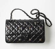 Chanel CLASSIC HANDBAG Shiny Crumpled Calfskin black 25.5cm - 1