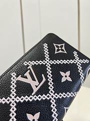 L-V M81141 Zippy Monogram Vernis black 19.5cm - 6