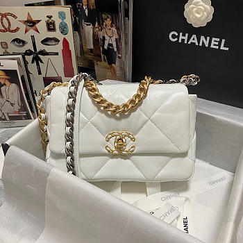 Chanel 19 handbag calfskin in white-26×16×9cm