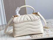 LV NEW WAVE HOLD ME M21720 Ivory - 23 x 15 x 10cm - 4