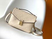 lV Pochette Métis Monogram Empreinte Leather Crème Beige M41487 - 25x19x7cm - 1