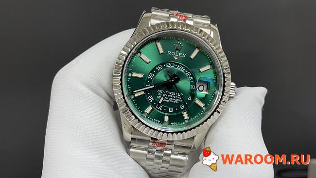 ROLEX Sky-Dweller green and white   9001 - 1