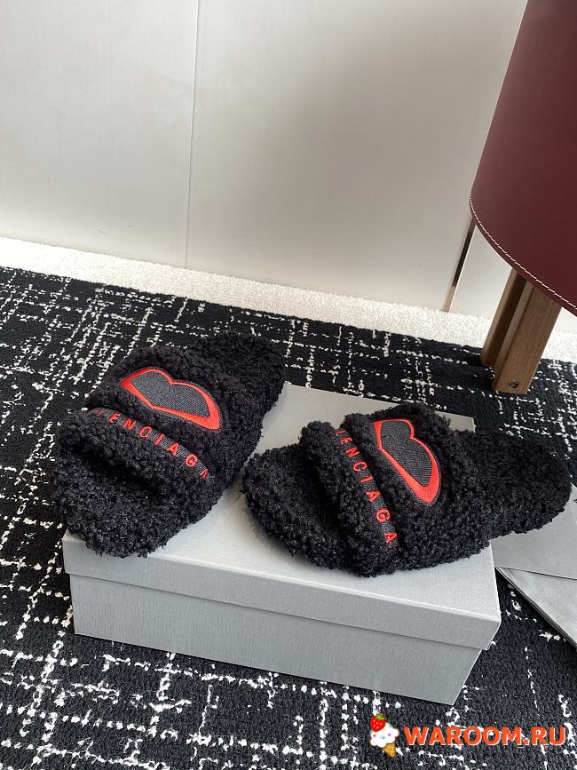 Balenciaga Furry Heart Slide Black - 1