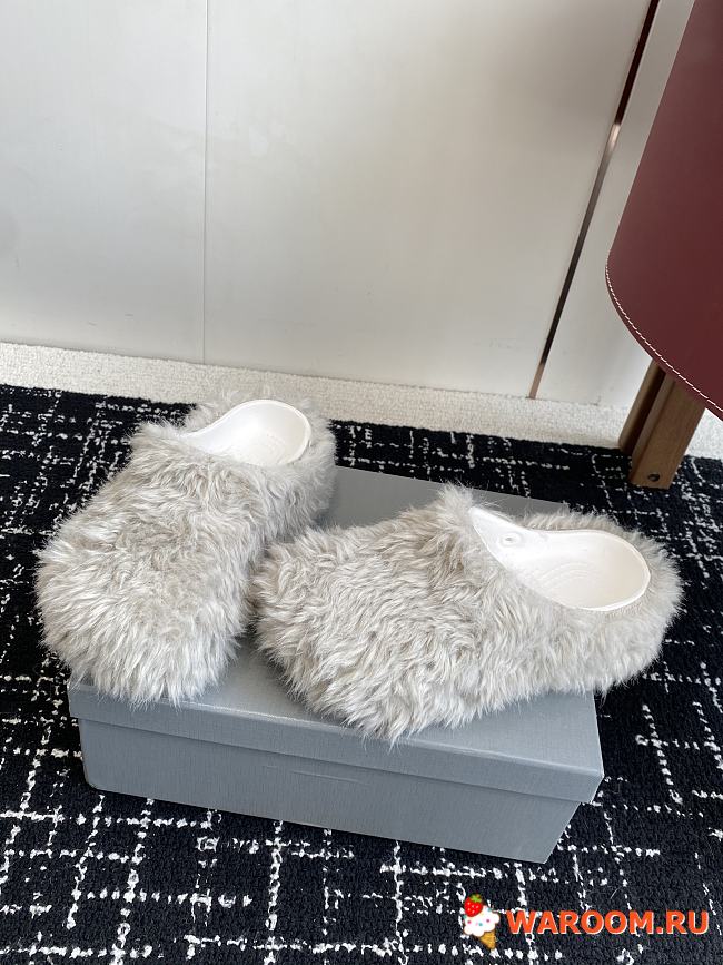 Balenciaga Furry Slide 05 - 1