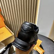 LV Run Away 01 - 4