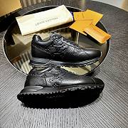 LV Run Away 01 - 2
