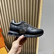 LV Run Away 03 - 2