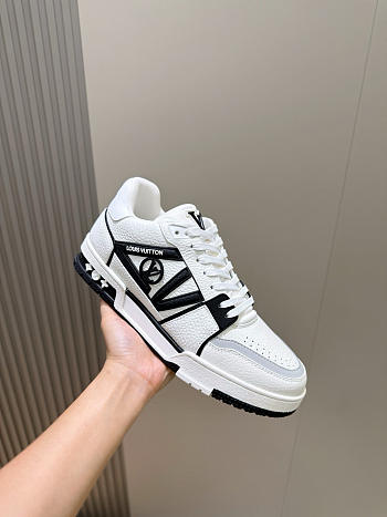 Louis Vuitton Trainer Sneaker 12