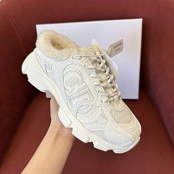 Dior low-top plush sneakers 04