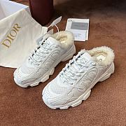 Dior low-top plush sneakers 04 - 2