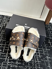 LV plush slippers 04 - 2